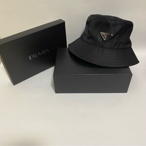 Prada Classic Black Bucket Hat🍓💥💥💥